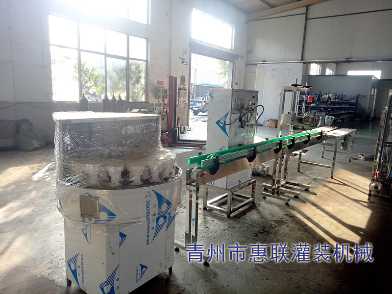 白酒灌裝機(jī)生產(chǎn)線(xiàn)
